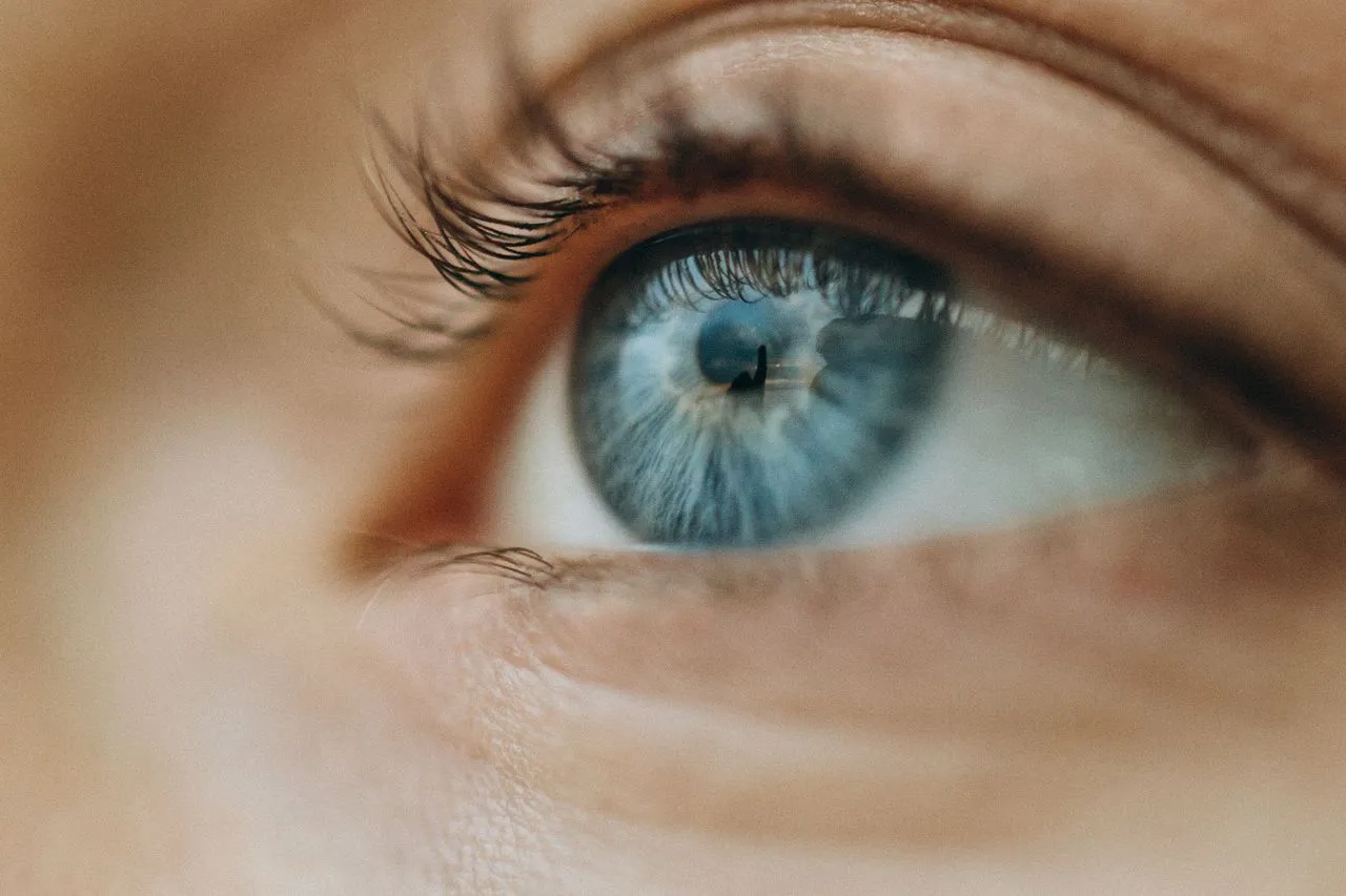Tecnologia laser e salute visiva: cosa sapere prima di valutare un percorso di correzione