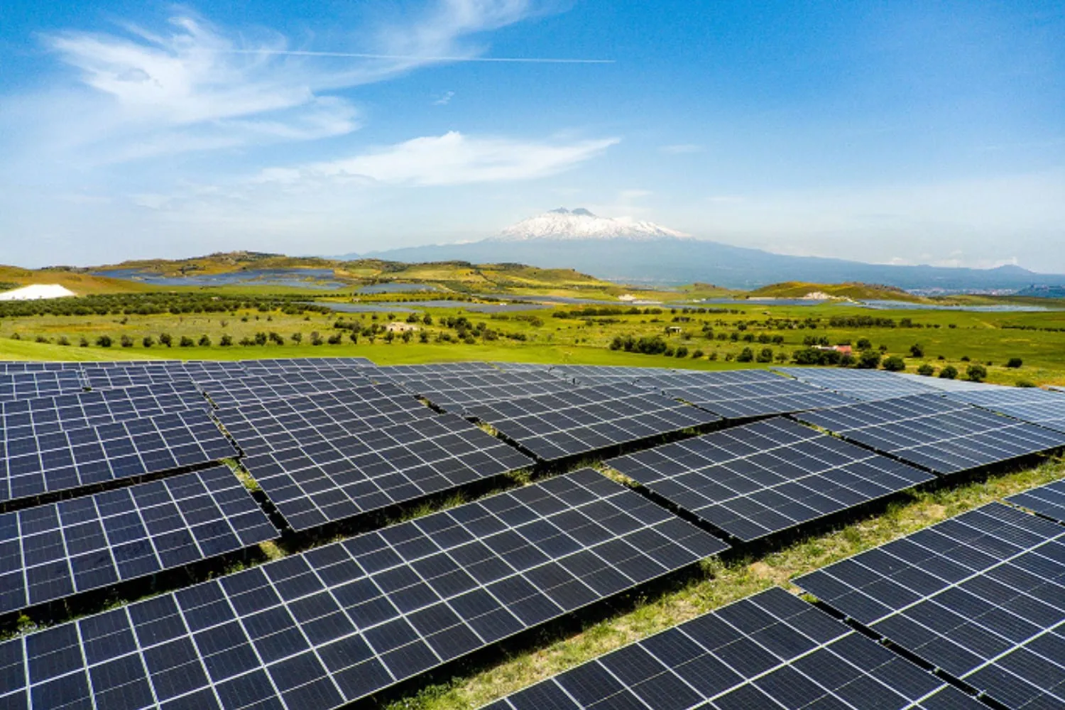 La rinascita del fotovoltaico in Sicilia: entra in funzione Fénix, il più grande parco solare d’Italia