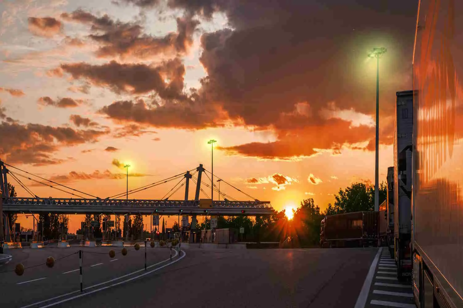 Trasformare l'autostrada A4 in un parco fotovoltaico diffuso: stanziati 40 milioni per installare più di 17mila pannelli solari