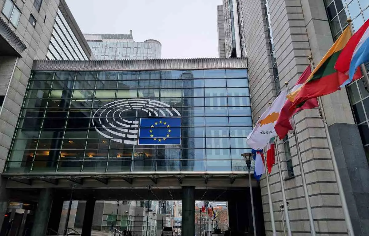 Rinnovabili e reti, il Parlamento Ue vuole accelerare le semplificazioni