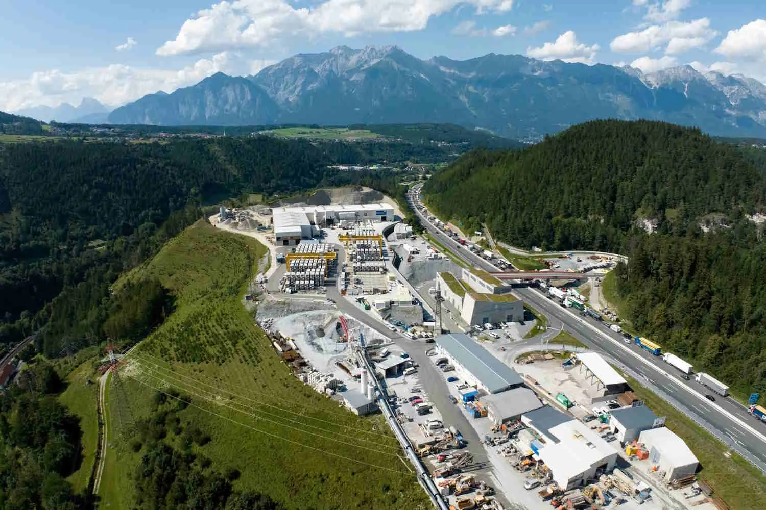 Mentre si protesta contro la TAV, nessuno sa che il maxi tunnel del Brennero ha già creato la più grande discarica di materiale di scavo d'Europa